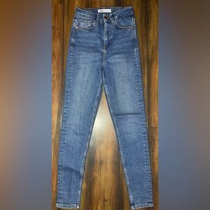 Zara Women's Straight Leg Blue Jeans